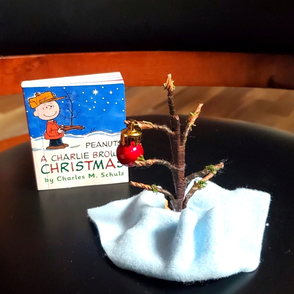 Peanuts A Charlie Brown Christmas Book and Tree Kit